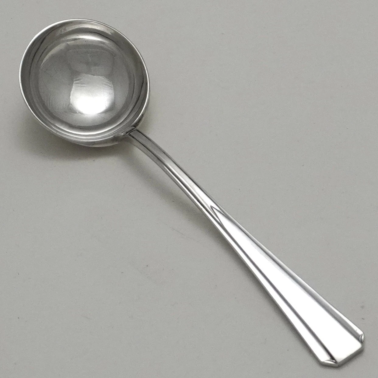 PLAIN PINE Design Garrard & Co Ltd London Silver Service Cutlery Sauce Ladle