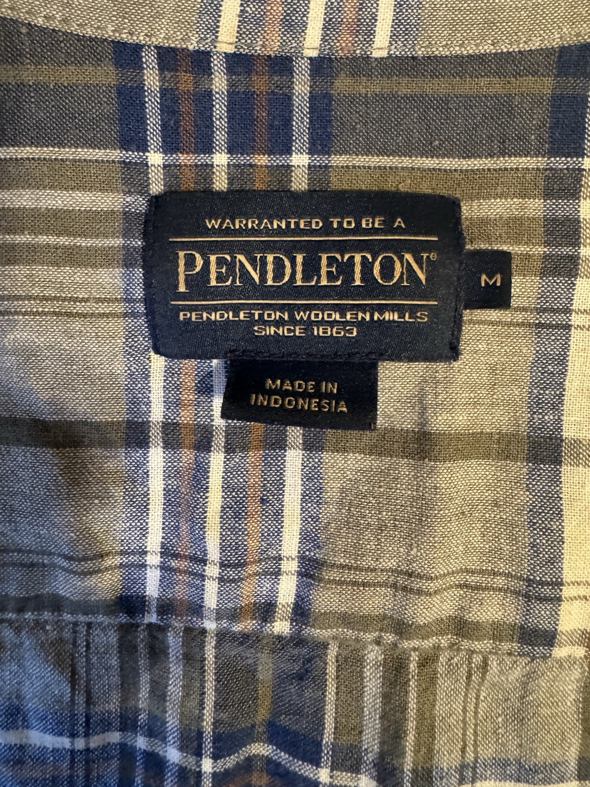 Two Different Pendleton Short Sleeve - Size medium - image 6
