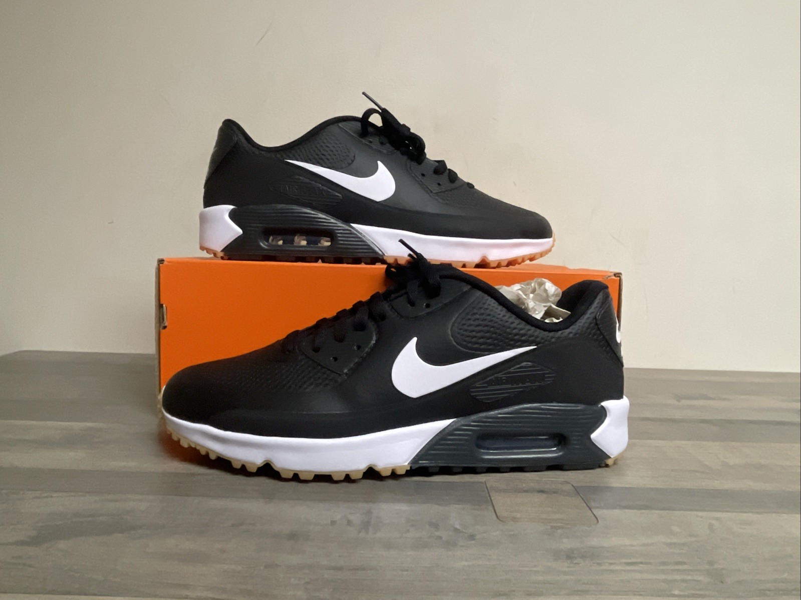 Black/white Sneakers Hv9305-001 Us Men's Size 13 New