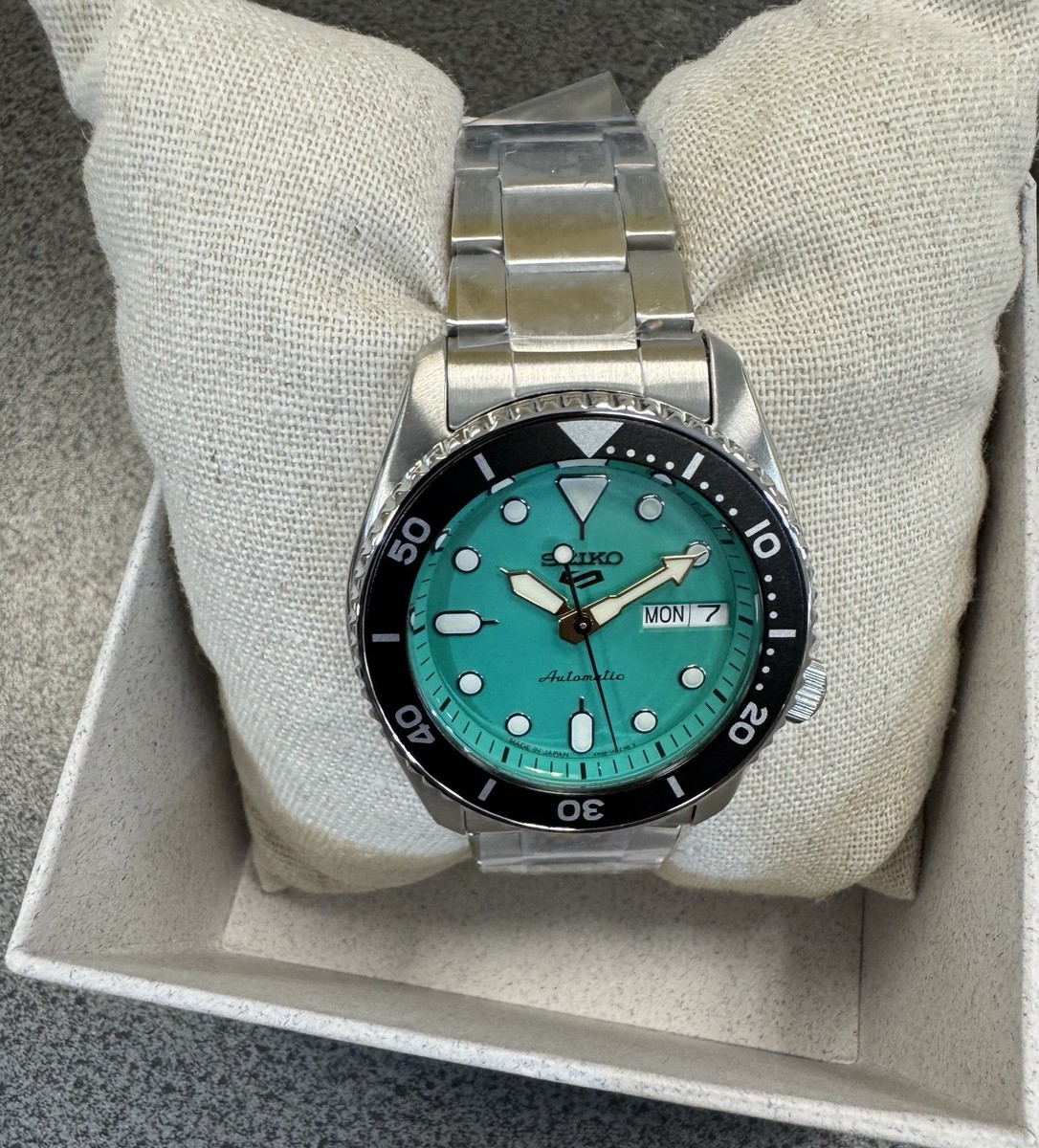 Seiko 5 Five Sports SRPK33 Automatic Mid Size Watch Green Dial