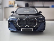 1:18 Minichamps BMW i7 M70 7 Series Black&Blue Duo Tone  Diecast 