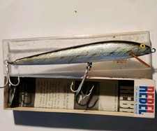 Vintage Rebel THE AMAZING MINNOW Rugged Fishing Lure Original Box - F 401  1 Oz 
