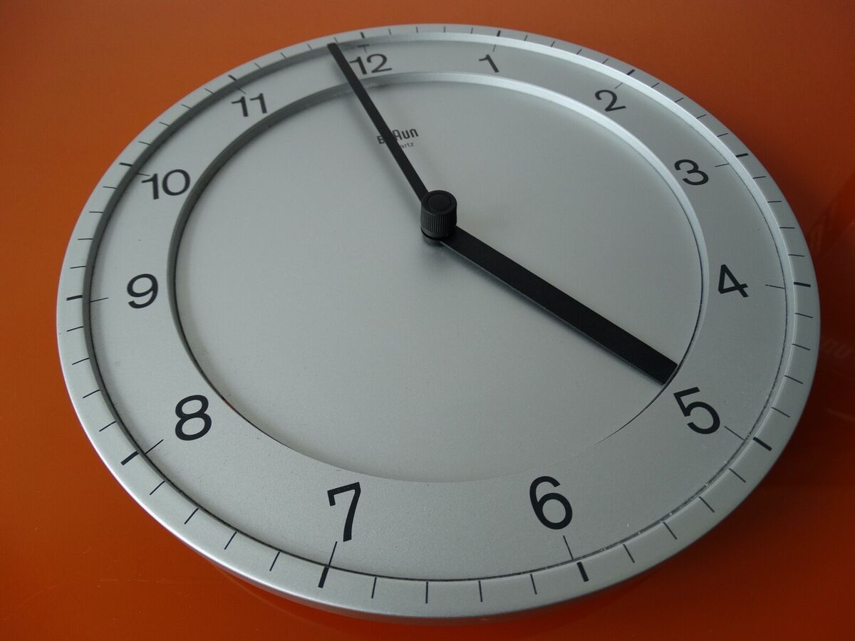 Braun Design 4861 ABW 31 Millennium Edition Wanduhr Braun Design 4861 ABW 31 Millennium Edition Wanduhr