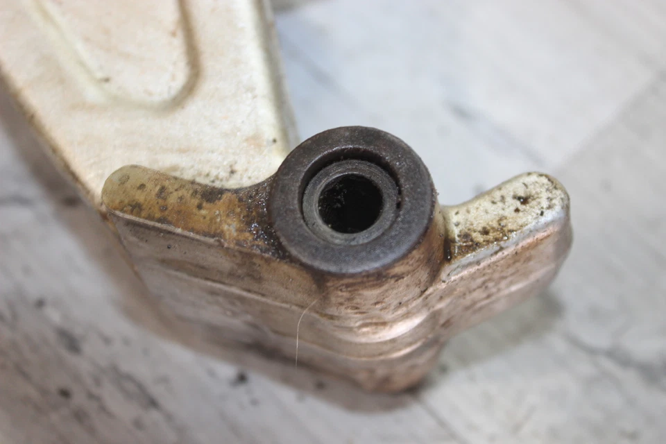 Ski-Doo Grand Touring 550f 2012 deportivo brazo de dirección delantero derecho husillo nudillo Foto 4 de 4