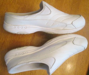 easy spirit tour guide