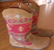 Minnetonka 1573 Baja Womens Size 7 Brown Red Suede Southwest Moccasin Boots