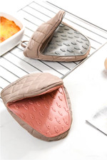 Fish Shaped Silicone Oven Gloves – Anti-Scald Multi-Purpose Kitchen Dish Holder