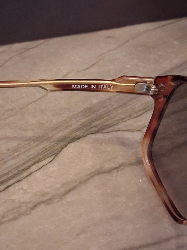 Gafas de sol vintage de los años 70/80 con marco de plástico hechas en Italia Gafas de colección Foto 4 de 4
