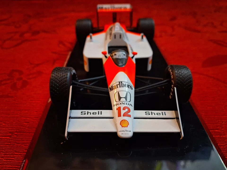 McLAREN MP4/4 AYRTON SENNA 1988 CAMPIONE DEL MONDO "SCRITTE MARLBORO" SCALA 1/24 - Immagine 4 di 4