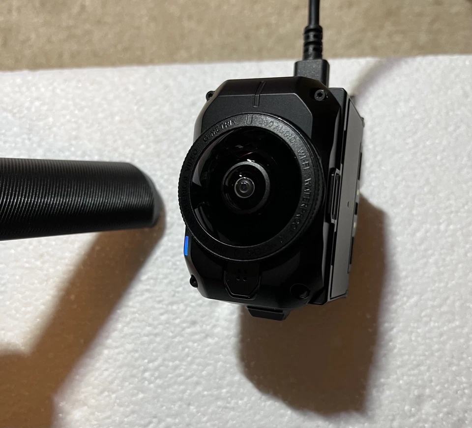 Garmin VIRB 360 Camcorder Original Box with accessories , needs battery! - Image 2 of 4