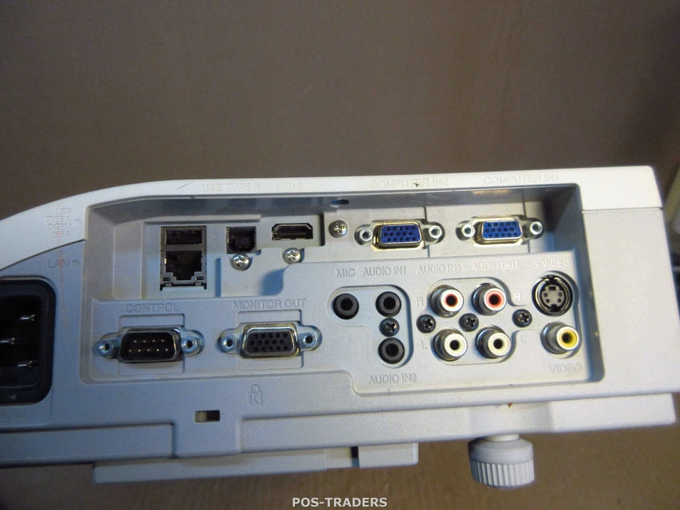 Hitachi ED-A220N UST Projector Beamer XGA 3LCD 2200 LUMENS - HDMI - 1437 HOURS - Bild 3 von 3