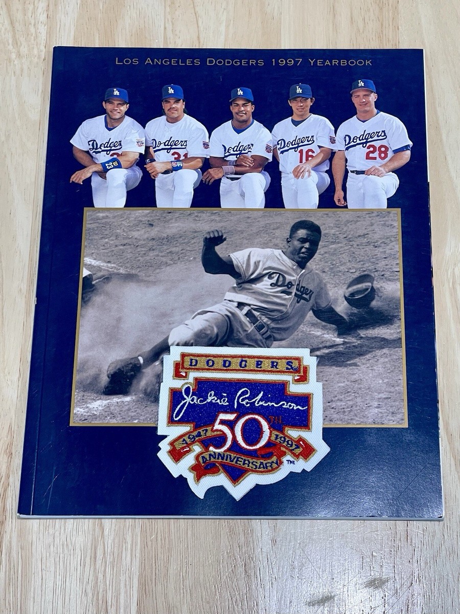 記念グッズ Dodgers 1997 yearbook s-l1200.jpg