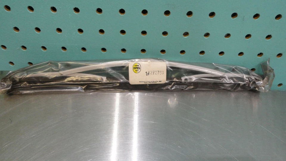 NOS OEM GM Factory Germany 1272750 (4) Buick Opel Windshield Wiper Blade 1950's - Image 2 of 4