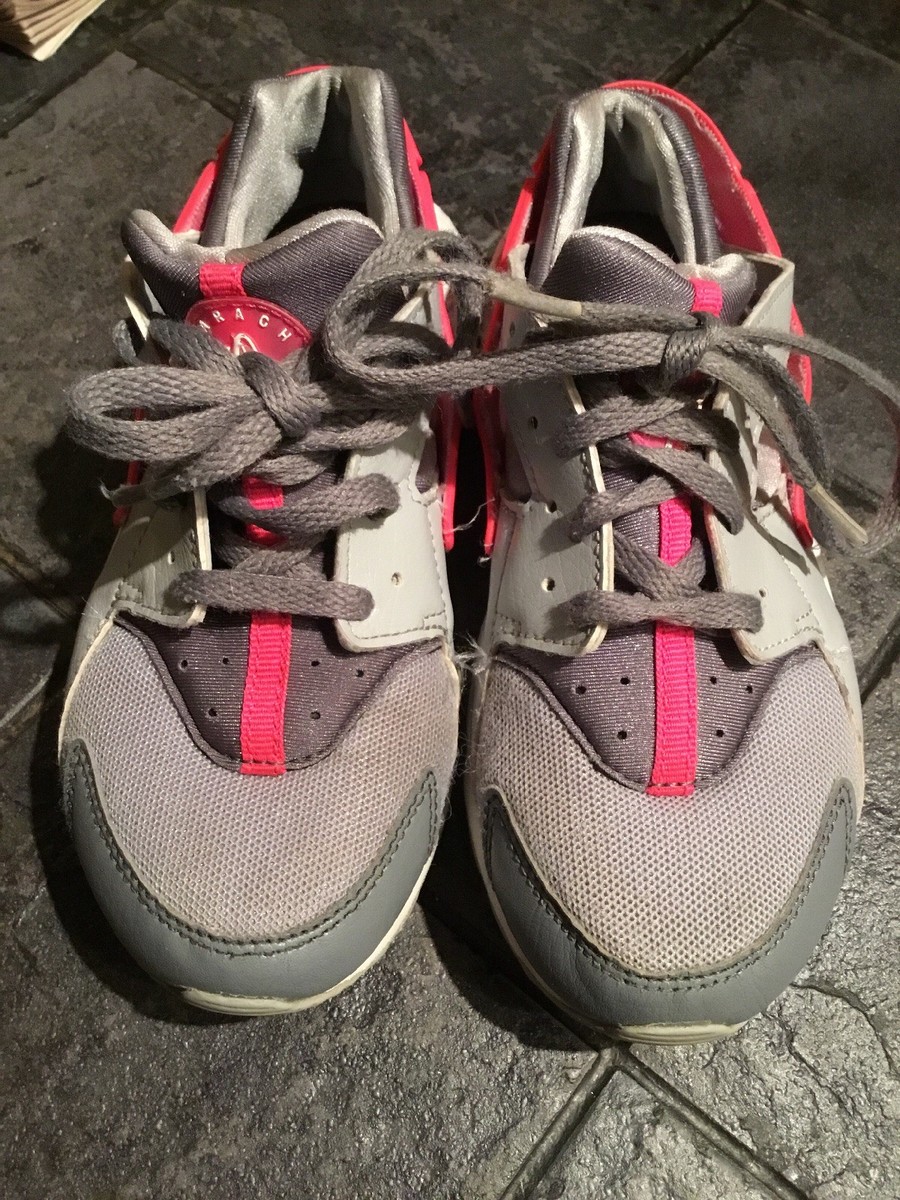 GS Girl Youth Nike Huarache Run SZ 13c Running Wolf Grey Pink
