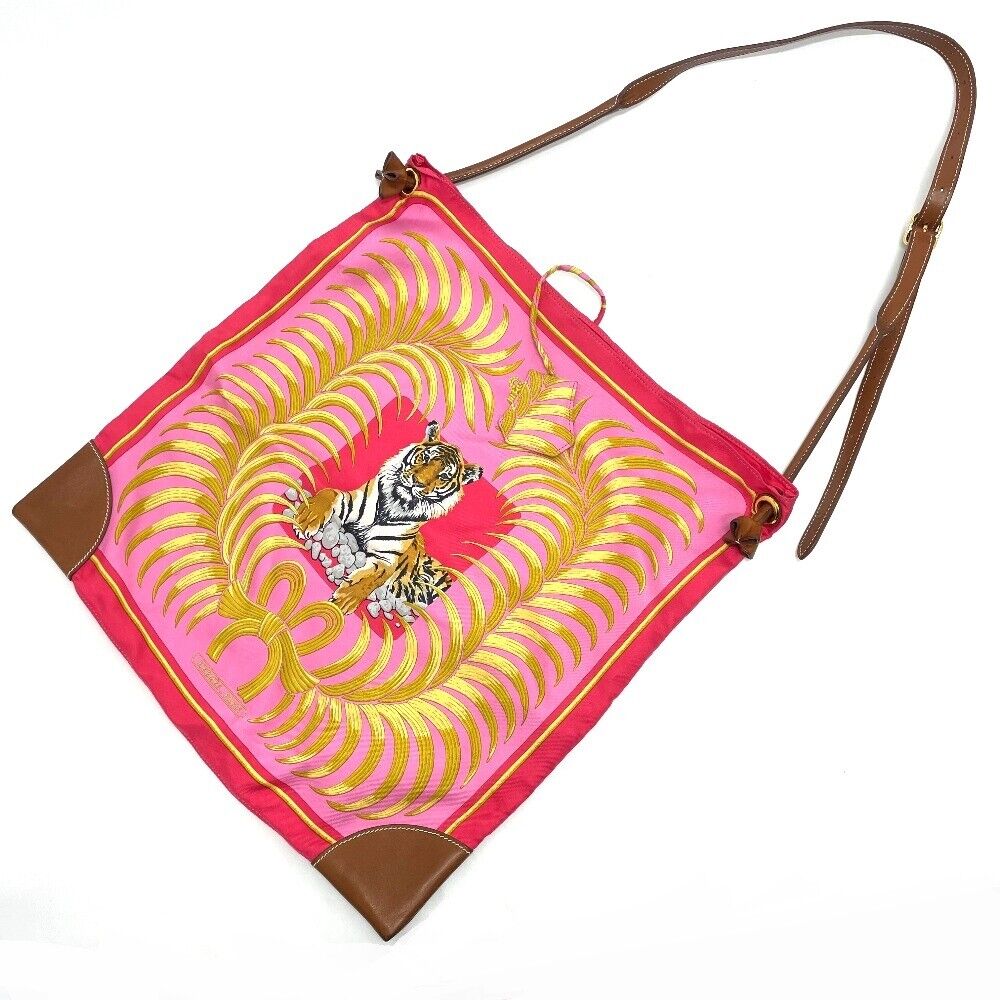 HERMES Tiger pattern Silky Cite GM Crossbody Shoulder Bag HERMES Tiger pattern Silky Cite GM Crossbody Shoulder Bag