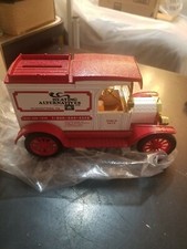 ERTL heating alternatives 1913 Ford Model T Van Bank 1:25 Red White Diecast