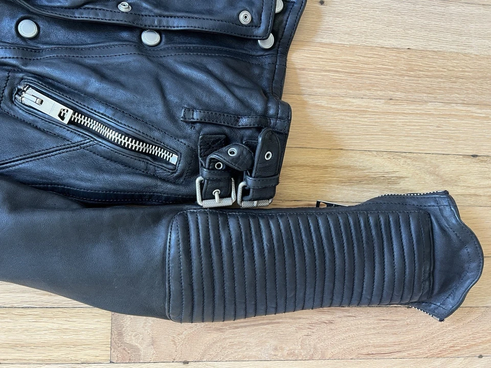 Chaqueta de cuero Burberry Prorsum 2011 38 Foto 4 de 4