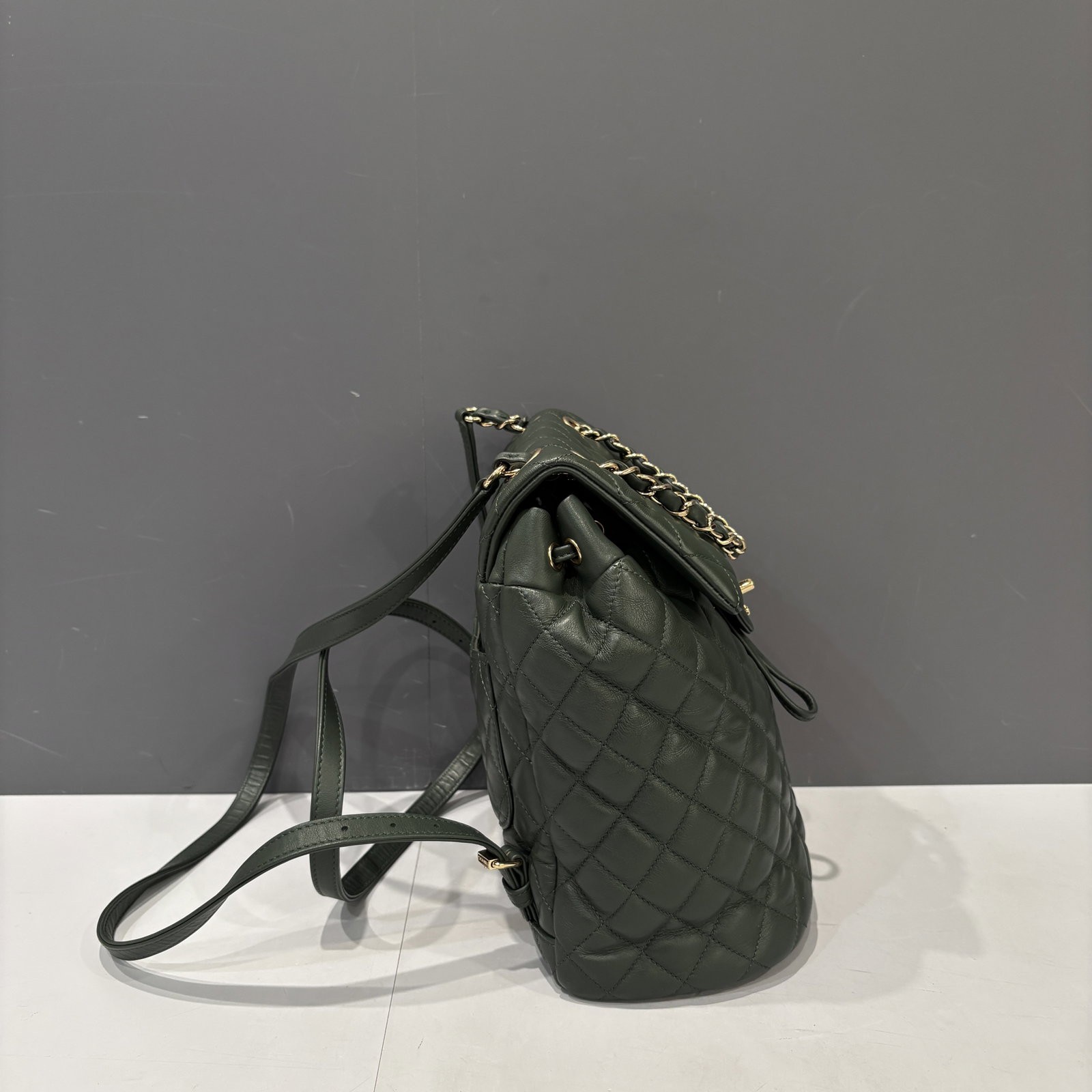 Chanel Backpack Green Calfskin (gj041826b0) — image 4