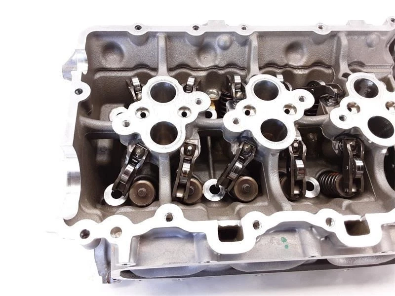 Culata izquierda conductor AUDI S4 S5 SQ5 18-23 06M103403AF Foto 2 de 4