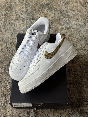 Nike Air Force 1 Low 96 Retro PRM QS White Gold Snake Skin Swoosh + Socks Size 9
