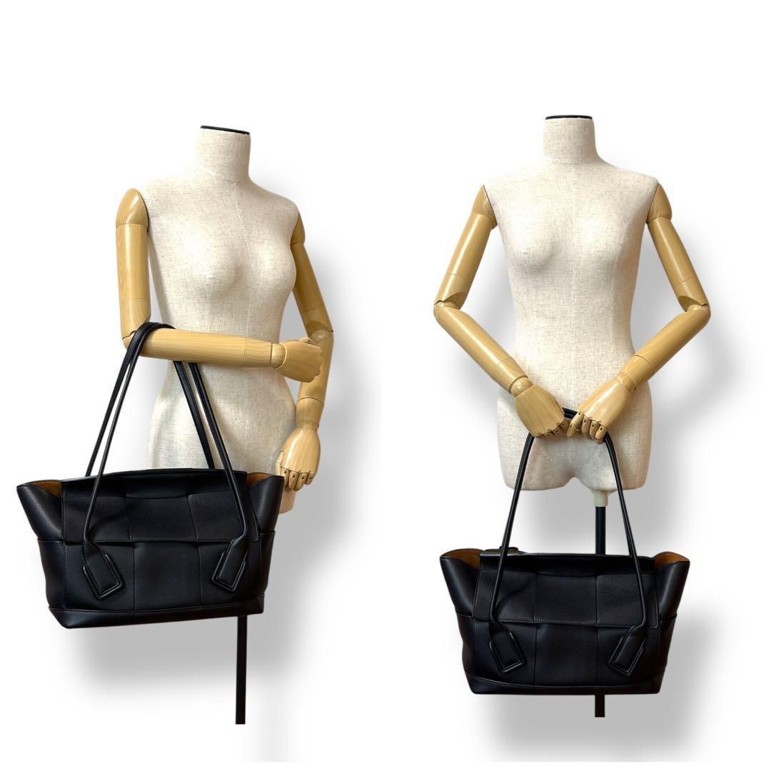 Bottega Veneta Tote Bag Handbag Black Medium The Arco thumbnail 8
