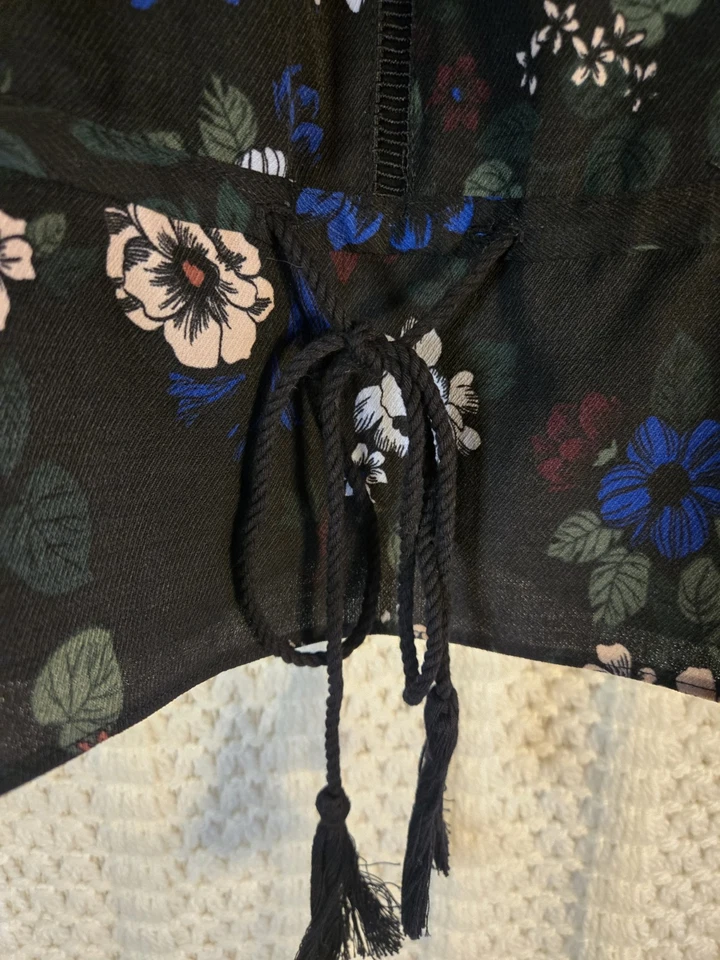 Blusa Jack BB Dakota Negra Floral Mangas Largas Volantes Pullover Talla Grande NUEVA Foto 3 de 4