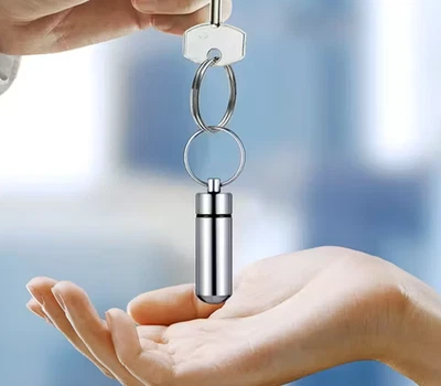 Pillendose Schlüsselanhänger Wasserdichte Reise Kapsel Tablettendose Pillenbox - Bild 1 von 4