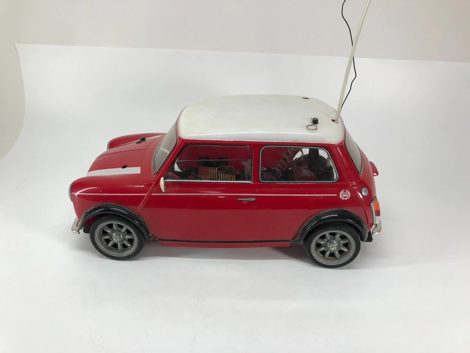 Tamiya 1/10 R/C Rover Mini Cooper Racing rojo y blanco sin probar Foto 3 de 4