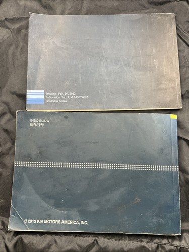 2007 KIA SEDONA OWNERS MANUAL BOOKLET NO CASE OEM USED. C17 - Picture 4 of 4