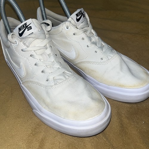 Scarpe Nike SB Charge Canvas Triple bianche taglia 8,5 scarpe palestra casual passeggio skater - Foto 16 di 24