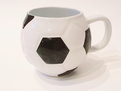 PG TIPS Fußballtasse, weiß & schwarz, Größe 10 x 10 cm, WM *NEU SONSTIGE*