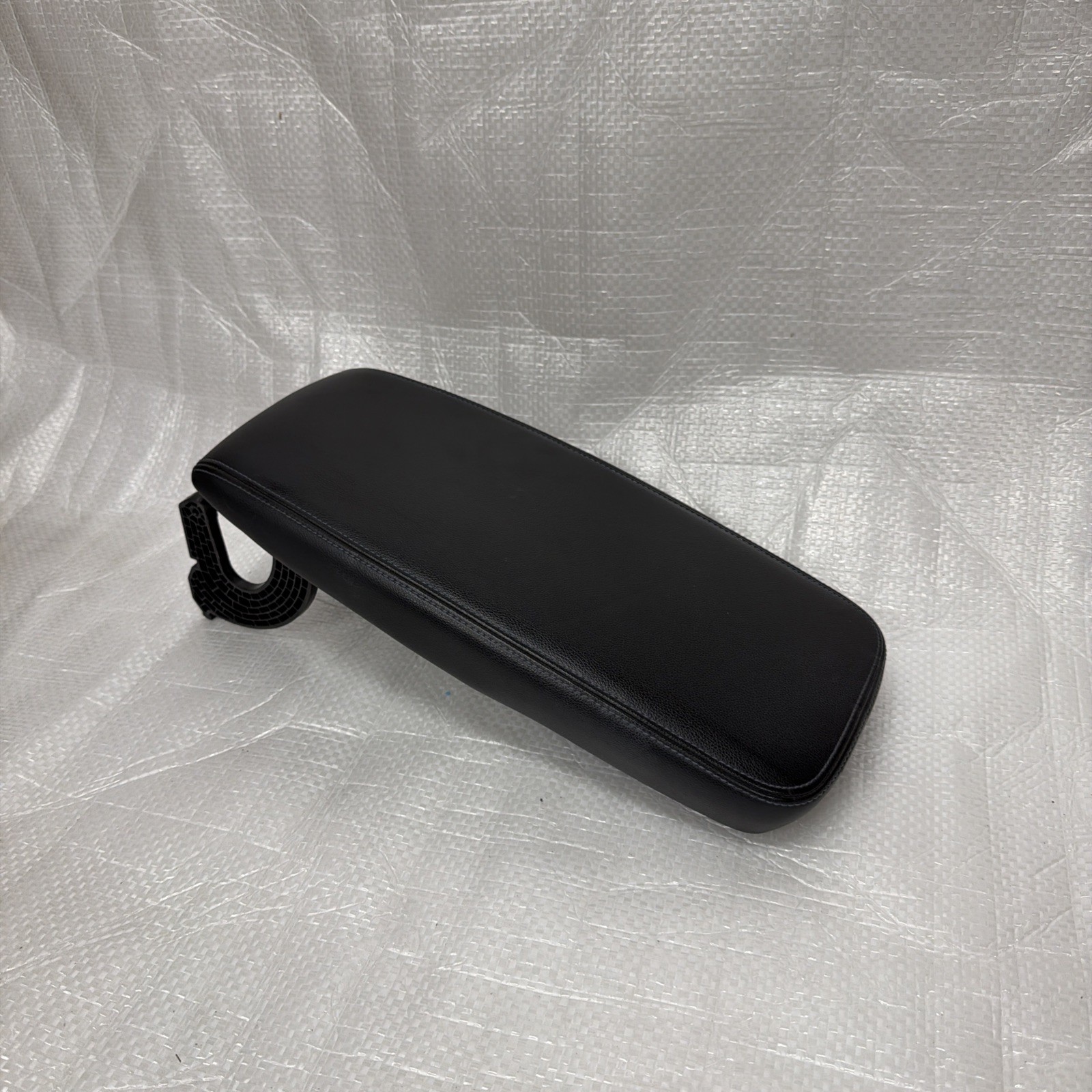 2016-2019 Chevrolet Volt Center Console Black Leather Armrest Lid Cover OEM