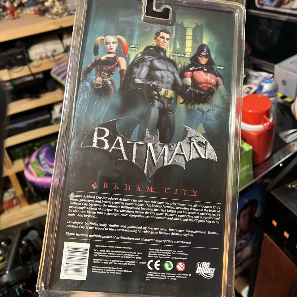 Boneco de ação DC Direct Arkham City Series 1 BATMAN (INFECTADO) videogame • NOVO - Imagem 3 de 3