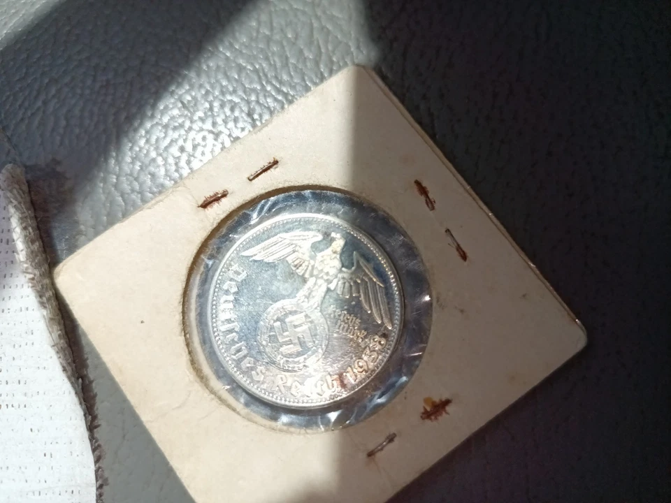 1938 Third Reich Medallion With Hitler's Profile On The Obverse - Image 3 of 3