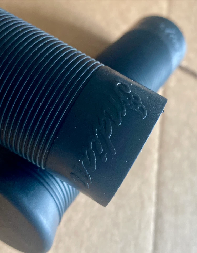 43086 New Indian Chief & Scout 4 Cylinder Handlebar Grips Black 1936- Up #289 - Image 3 of 4