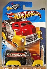 2012 Hot Wheels #138 HW City Works 8/10 FAST GASSIN Red/Yellow/Black Variant w5s