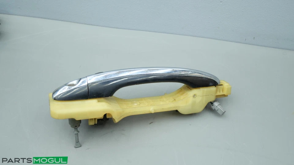 Manija exterior de la puerta delantera izquierda del lado del conductor Hyundai Equus 2011-2016 826613N000 Foto 4 de 4