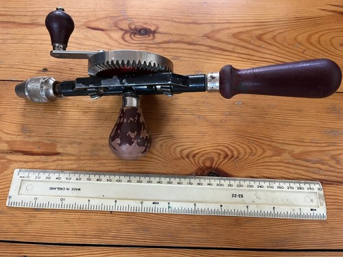 Vintage STANLEY 03-803 ENGLAND Wooden Handle Hand Drill - Picture 4 of 7