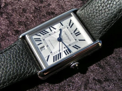 Cartier Tank Must De Cartier XL 4490  41 x 31mm Box und Papiere 08/2023 - Bild 1 von 4