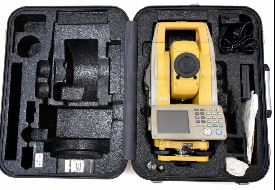 Topcon QS5AC Robotic Total Station Auto Tracking Surveying High Precision Japan