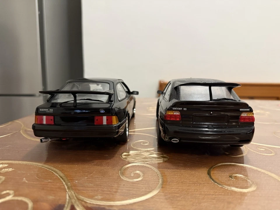 MINICHAMPS 1/18 FORD ESCORT COSWORTH E FORD SIERRA COSWORTH - Immagine 2 di 4