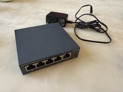 TP-Link TL-SG105 5-Port Gigabit Easy Smart Switch w/ AC Adapter