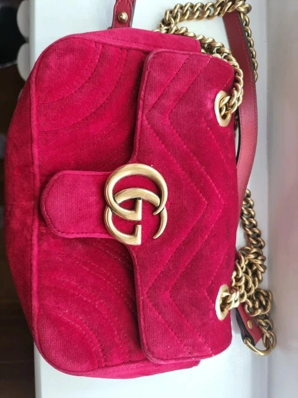Gucci GG Marmont Matelasse Crossbody Mini Red Velvet- Retail Price 1700 gbp, photo 3 of 5