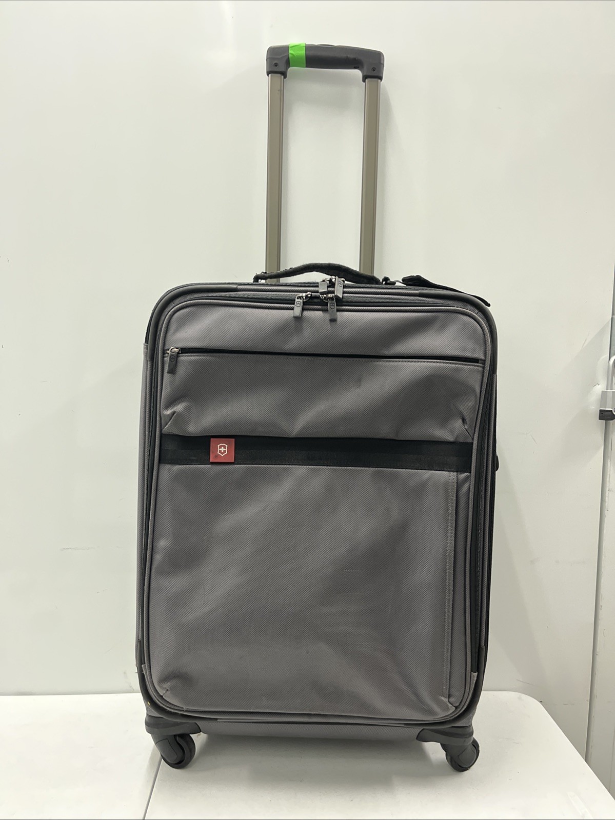 Victorinox Avolve 26" Expandable 4-Wheeled Spinner Luggage