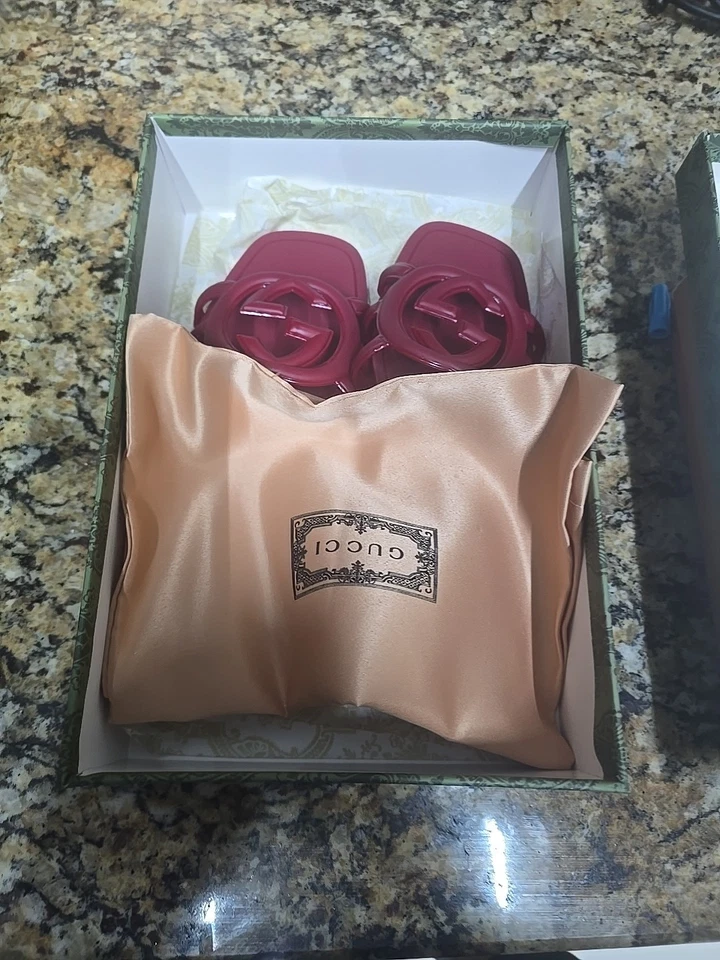 Sandalia Gucci Mujer Rosa Goma Slide Talla 35 US 5 con Caja Foto 3 de 3