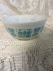 Vintage Pyrex 402 1 1/2 Qt. Turquoise Amish Butterprint Ovenware Mixing Bowl VGC