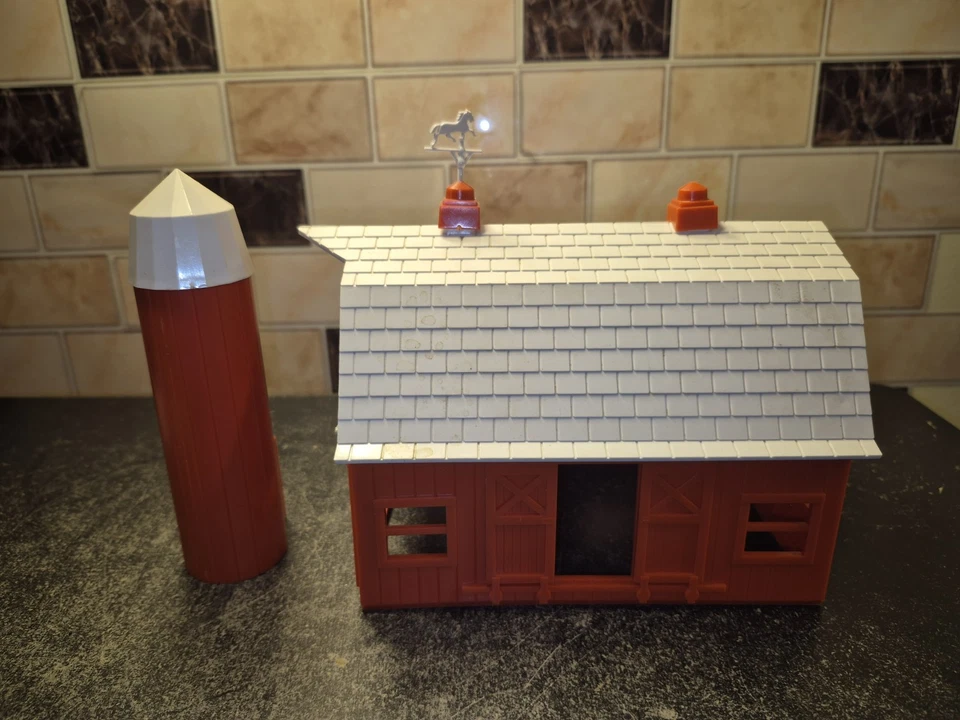 1950 Bachmann Plasticville Barn Kit BN-1 Complete With Original Box White & Red - Image 4 of 4