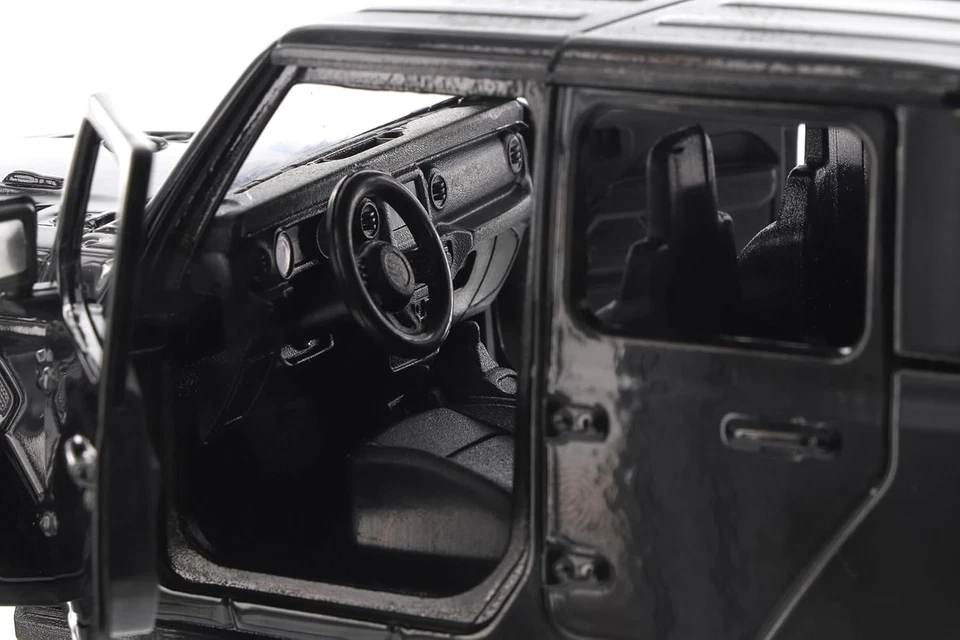 2021 Jeep Gladiator Rubicon Closed Top 1/27 Scale Diecast Car Model - BLACK - Image 4 of 4