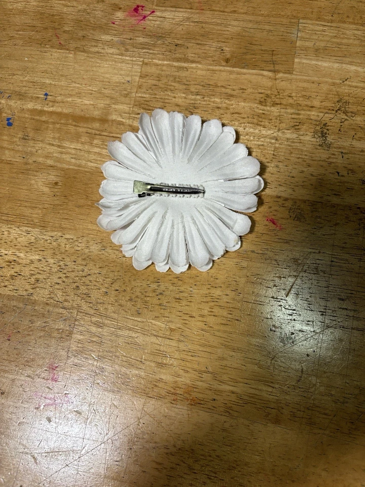 Clip de pelo con flores Foto 2 de 2