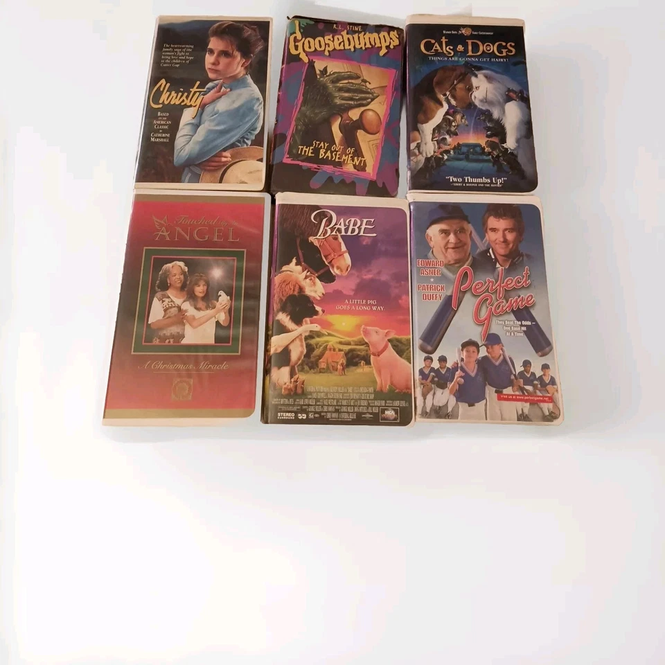 preowned Lot Of 15 variety VHS movies Foto 2 de 4
